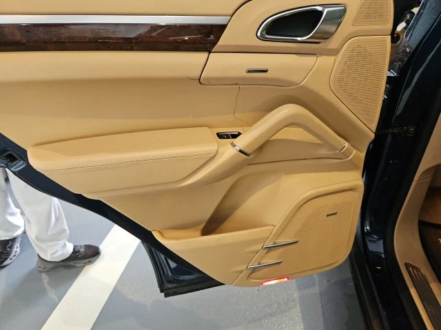 2013 Porsche 958 Cayenne S - Image 21 of 25