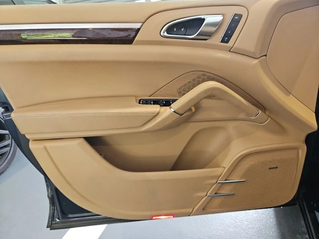 2013 Porsche 958 Cayenne S - Image 18 of 25
