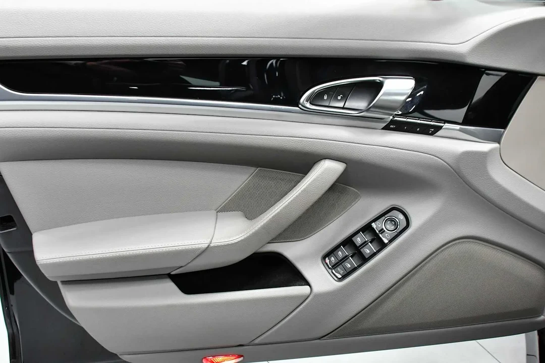 2013 Porsche 970 Panamera - Image 14 of 24