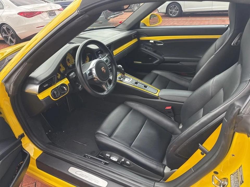 2014 Porsche 911 - Image 6 of 8