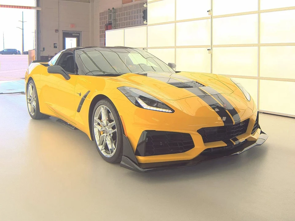 2015 Chevrolet Corvette C7 - Image 2 of 9