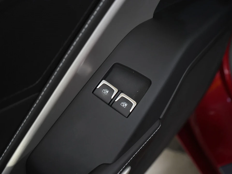 2015 Chevrolet Corvette C7 - Image 18 of 31