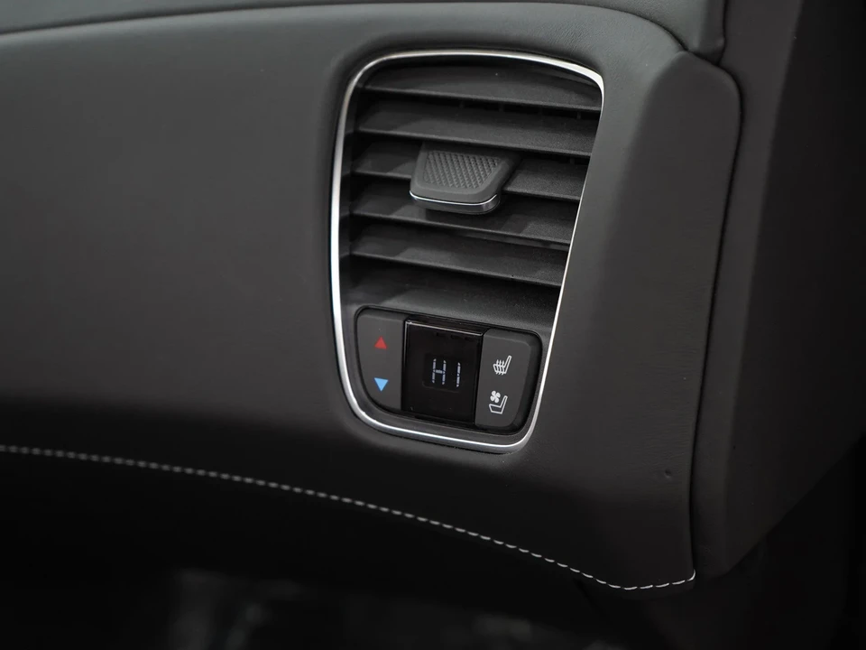2015 Chevrolet Corvette C7 - Image 12 of 31