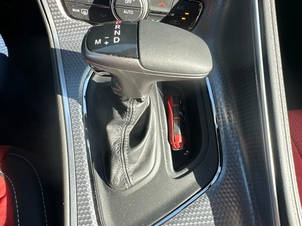 2015 Dodge Challenger SRT Hellcat 3rd Gen - Image 22 of 31
