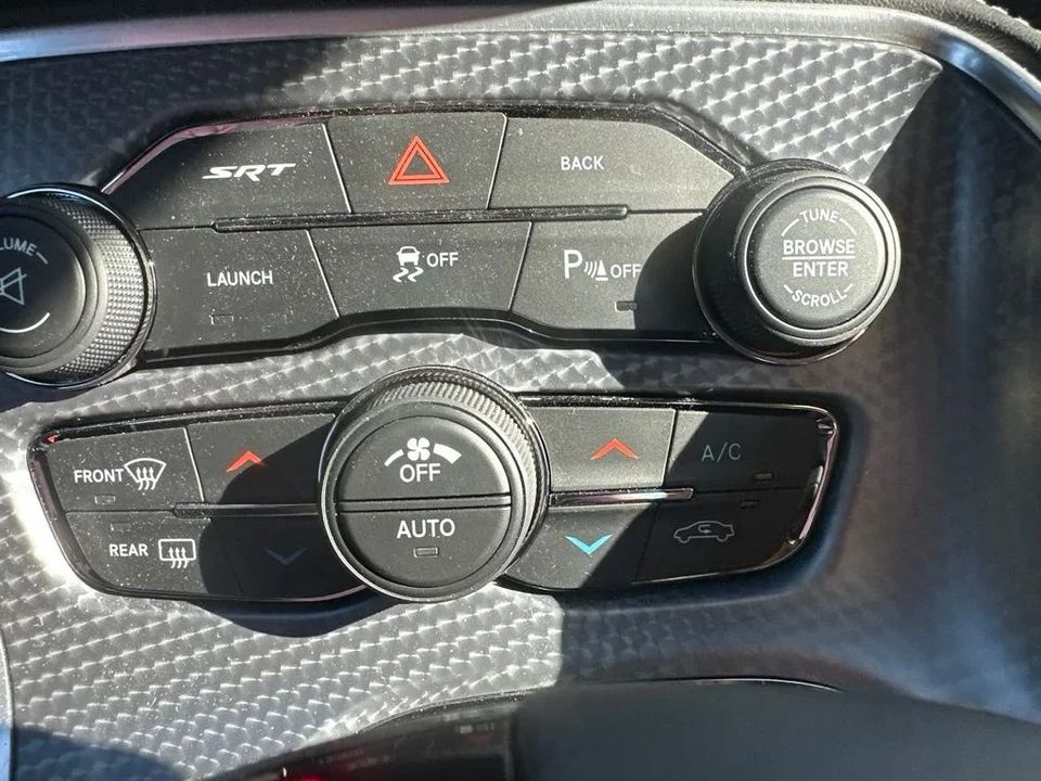 2015 Dodge Challenger SRT Hellcat 3rd Gen - Image 21 of 31