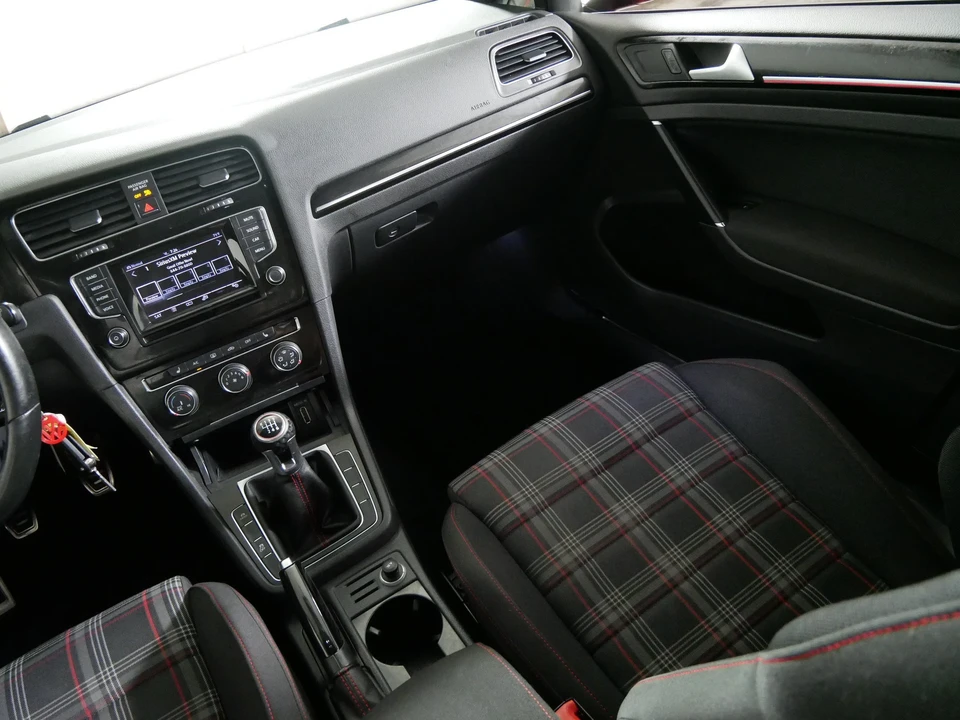 2015 Volkswagen GTI Mk7 - Image 11 of 31