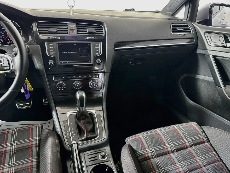 2016 Volkswagen GTI Mk7 - Image 28 of 31