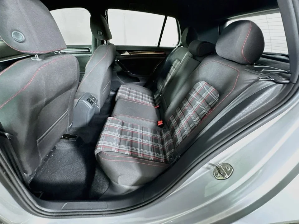 2016 Volkswagen GTI Mk7 - Image 29 of 31