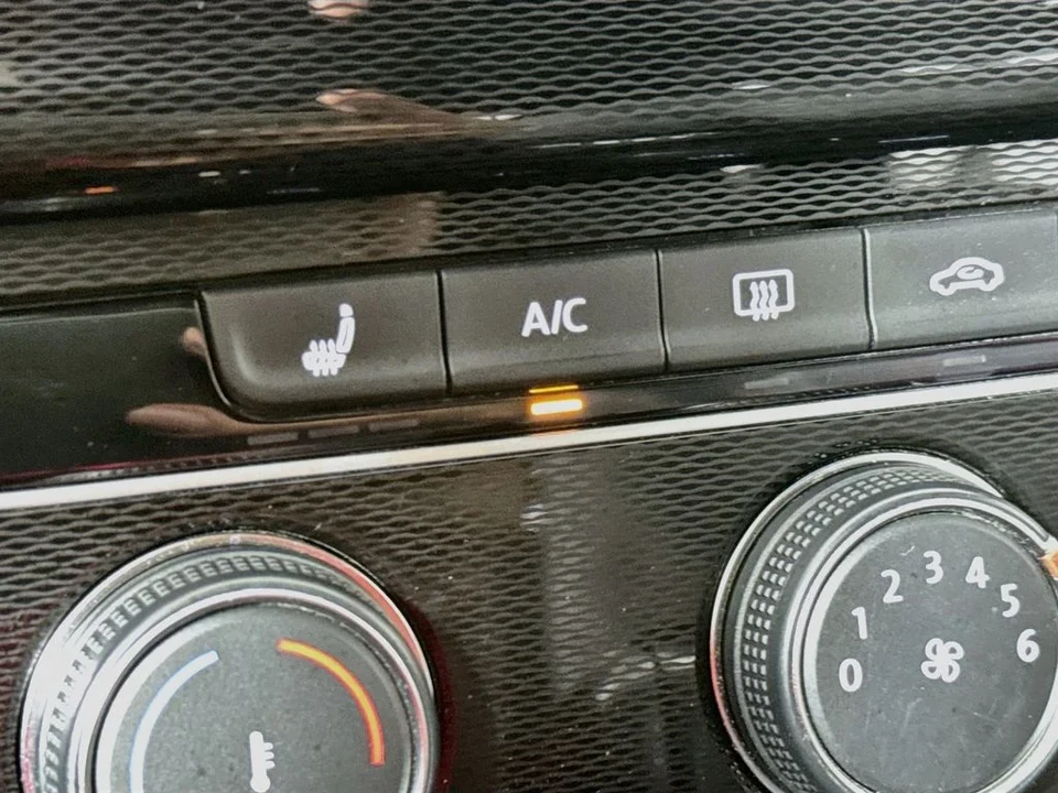 2016 Volkswagen GTI Mk7 - Image 24 of 31