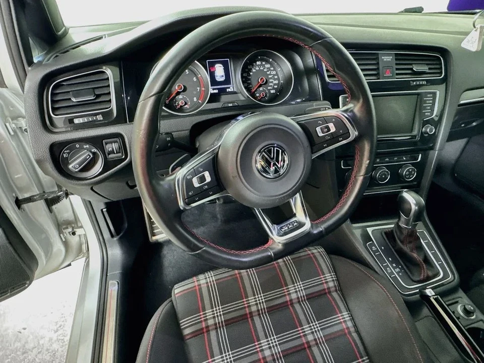 2016 Volkswagen GTI Mk7 - Image 11 of 31
