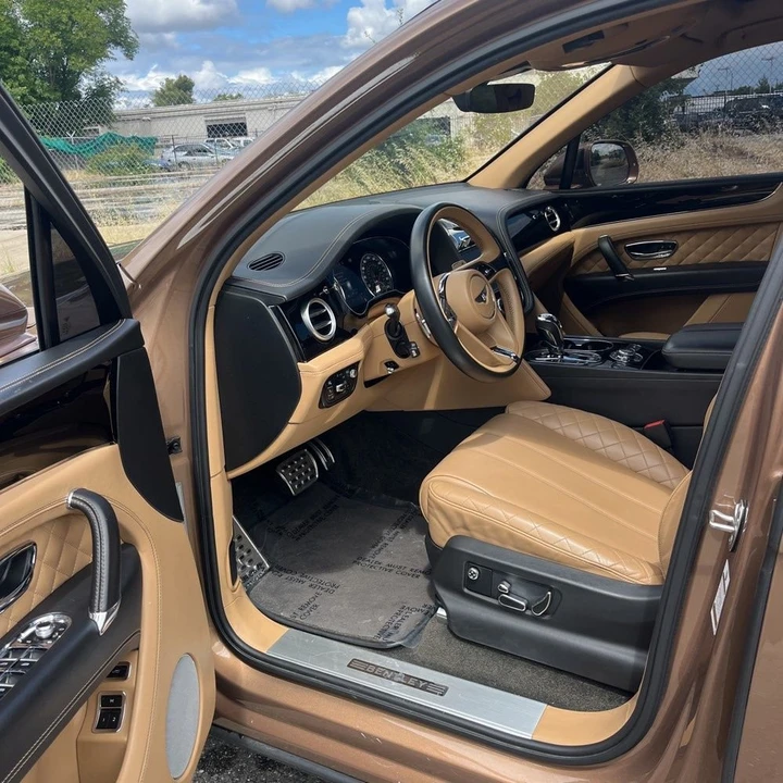 2017 Bentley Bentayga - Image 15 of 27