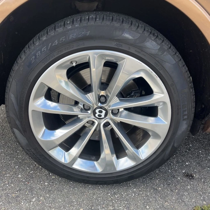 2017 Bentley Bentayga - Image 25 of 27