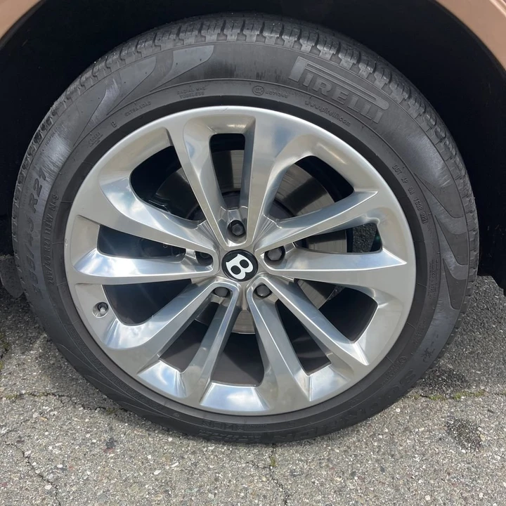 2017 Bentley Bentayga - Image 26 of 27