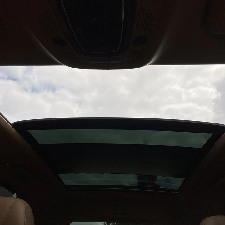 2017 Bentley Bentayga - Image 21 of 27