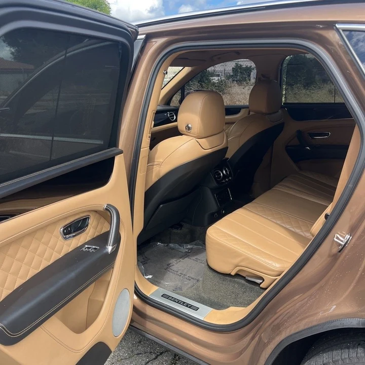 2017 Bentley Bentayga - Image 23 of 27