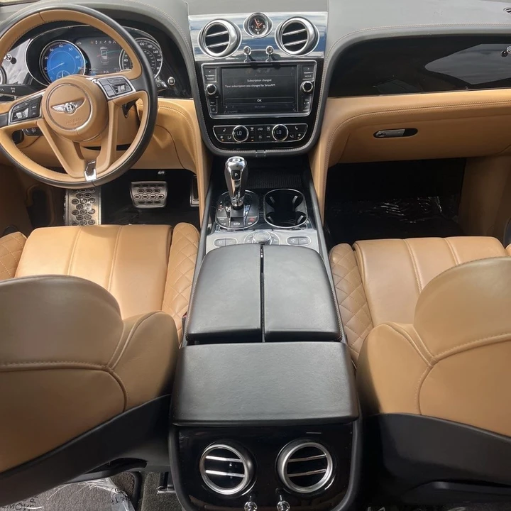 2017 Bentley Bentayga - Image 16 of 27