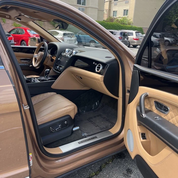 2017 Bentley Bentayga - Image 20 of 27