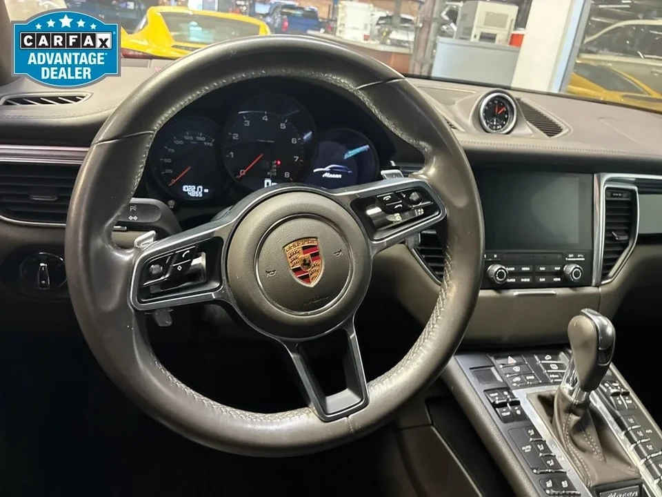 2017 Porsche Macan - Image 7 of 7