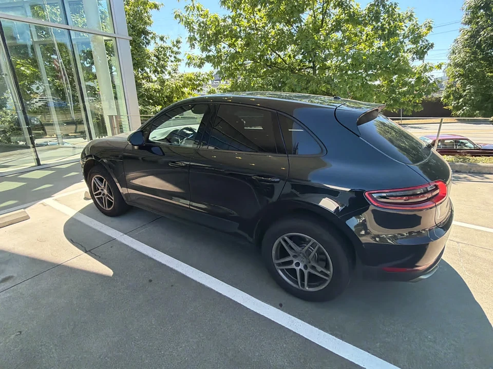 2017 Porsche Macan - Image 4 of 5