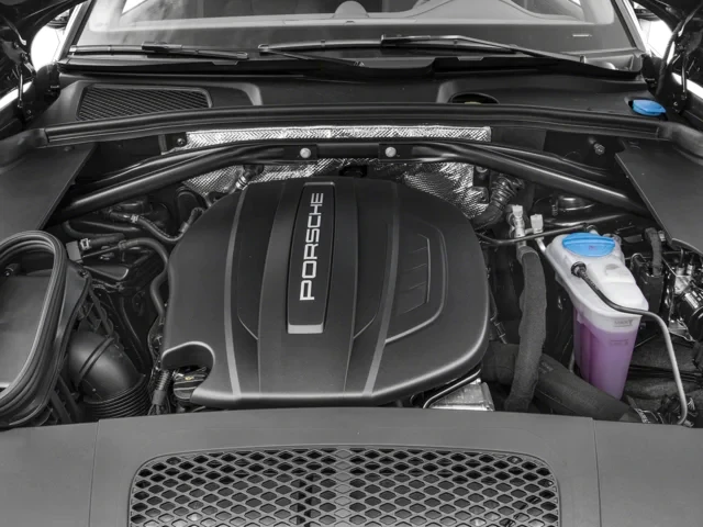 2017 Porsche Macan - Image 12 of 16