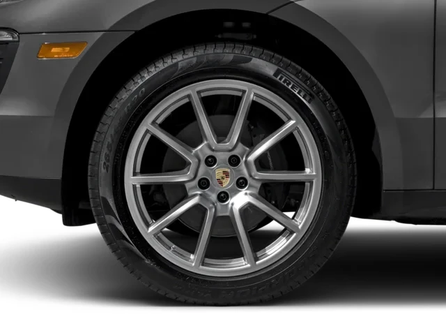 2017 Porsche Macan - Image 10 of 16