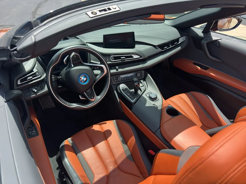 2019 BMW i8 - Image 10 of 11