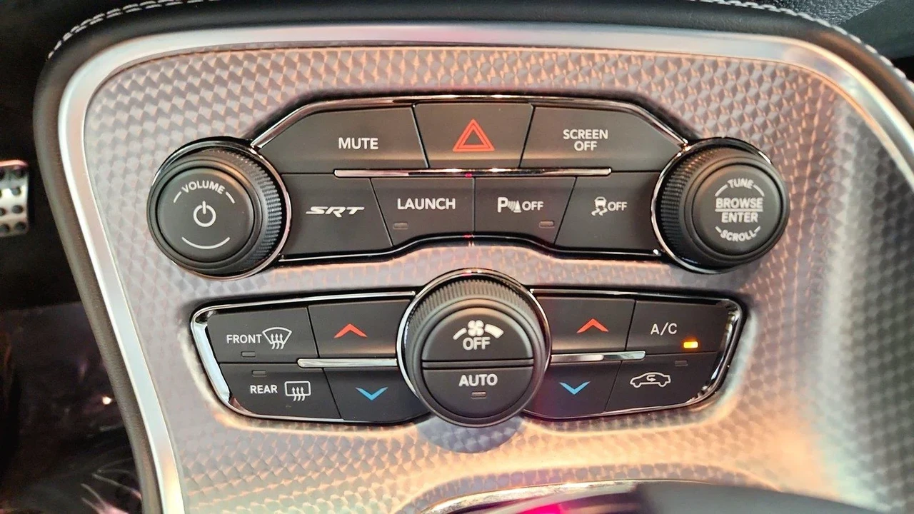 2019 Dodge Challenger SRT Hellcat 3rd Gen - Image 22 of 31