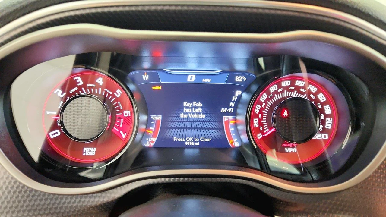 2019 Dodge Challenger SRT Hellcat 3rd Gen - Image 17 of 31