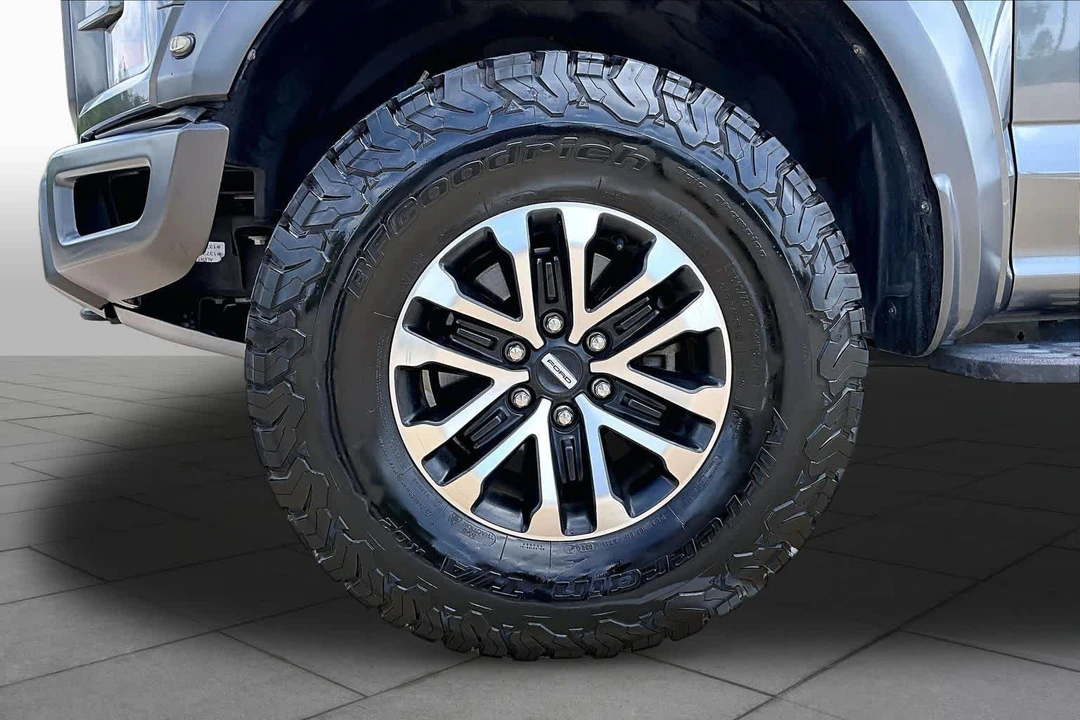 2019 Ford F-150 Raptor 13th Gen - Image 11 of 31