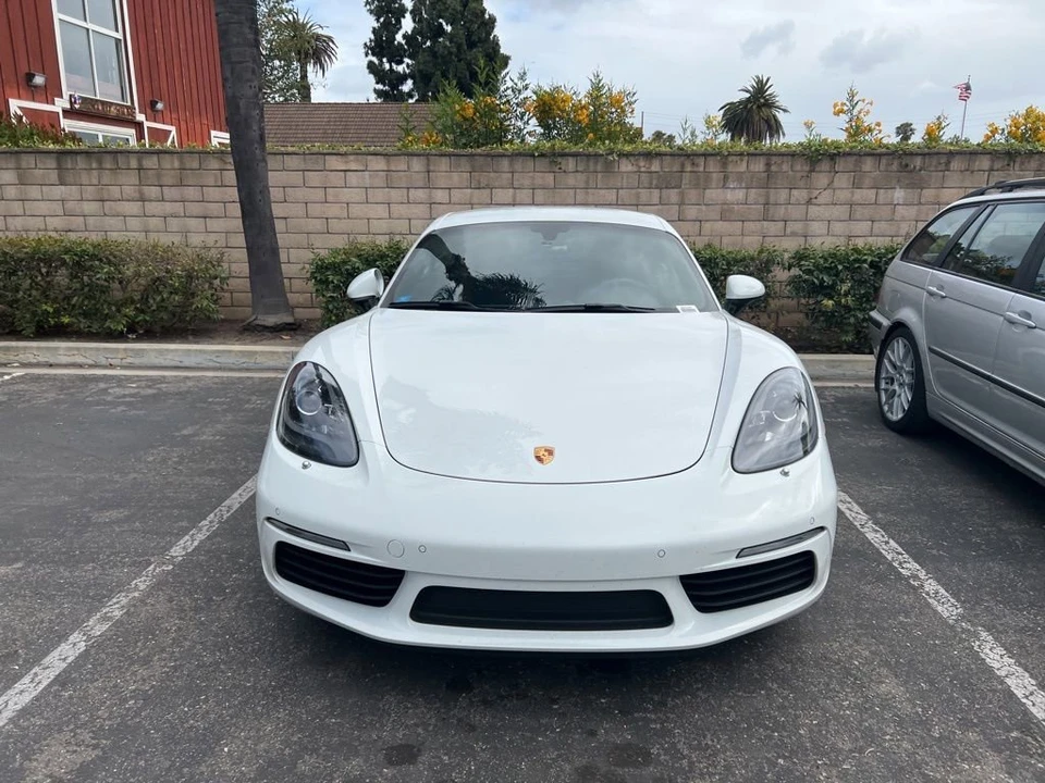 2019 Porsche - Image 2 of 19