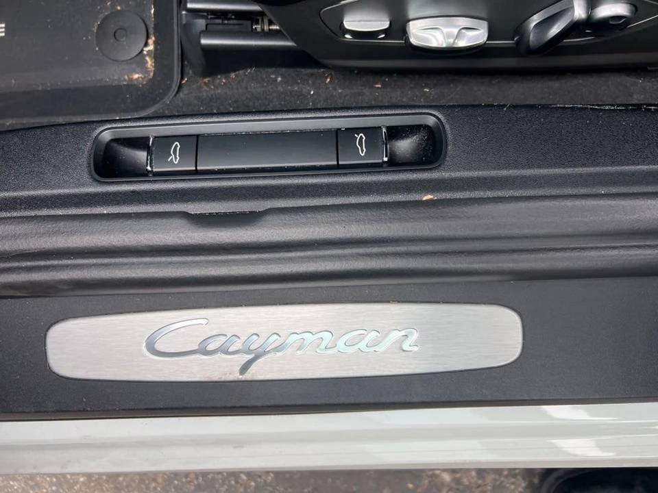 2019 Porsche - Image 12 of 19