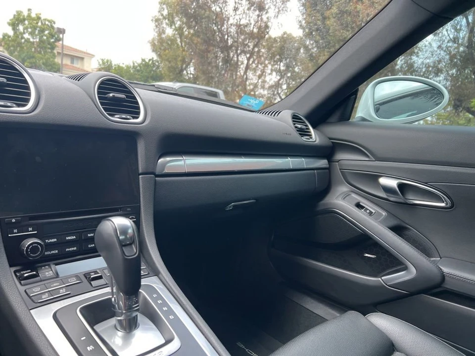 2019 Porsche - Image 9 of 19