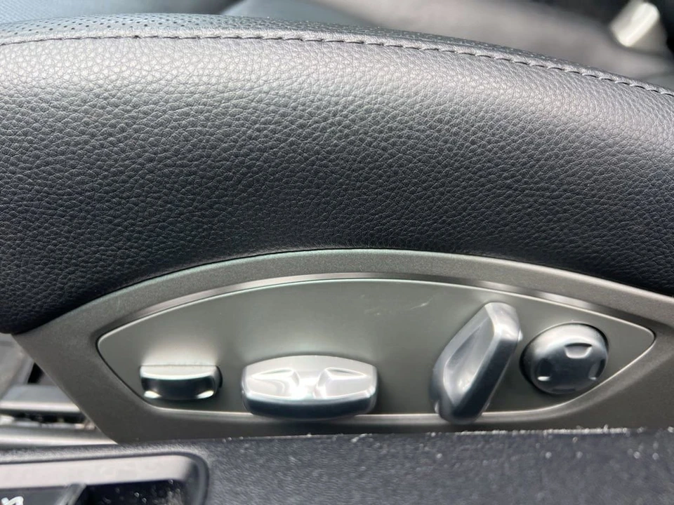 2019 Porsche - Image 13 of 19