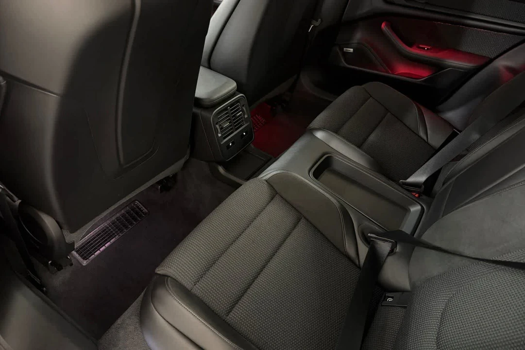 2020 Porsche Taycan Turbo - Image 4 of 29