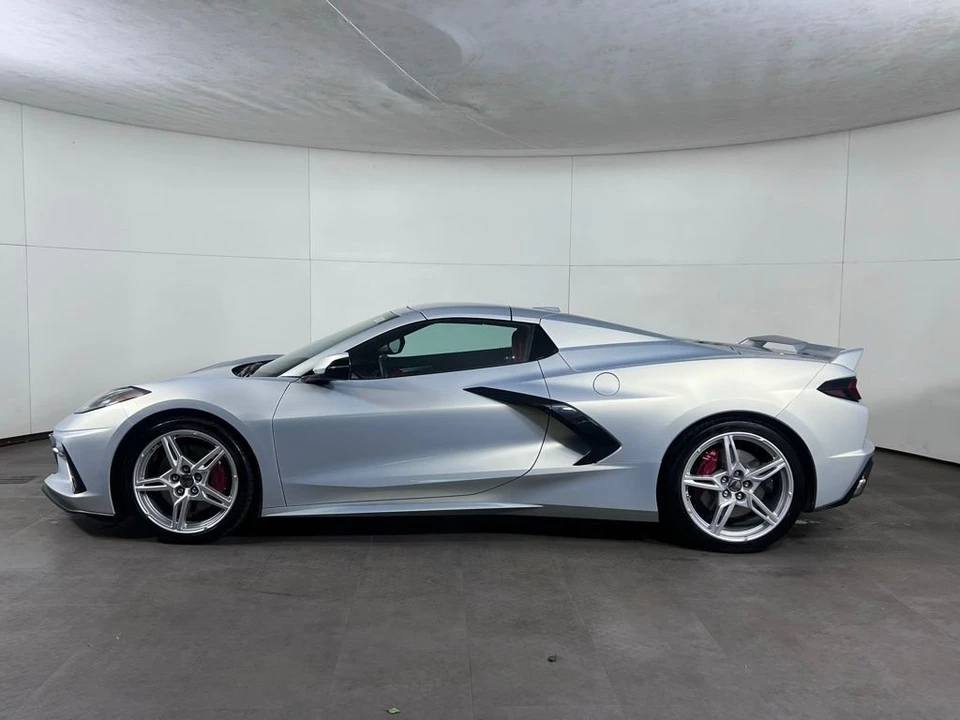 2021 Chevrolet Corvette C8 - Image 2 of 31