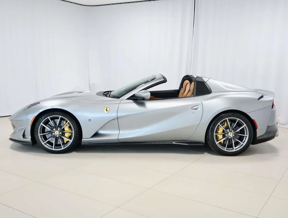 2021 Ferrari 812 GTS - Image 2 of 31