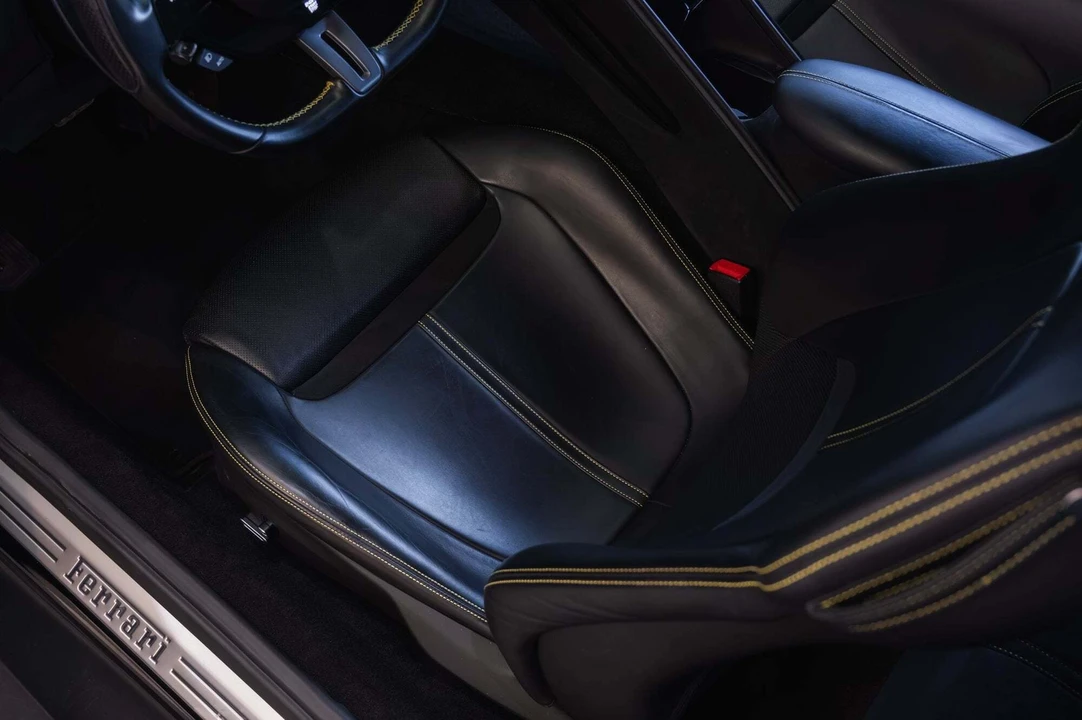 2021 Ferrari Roma - Image 22 of 31