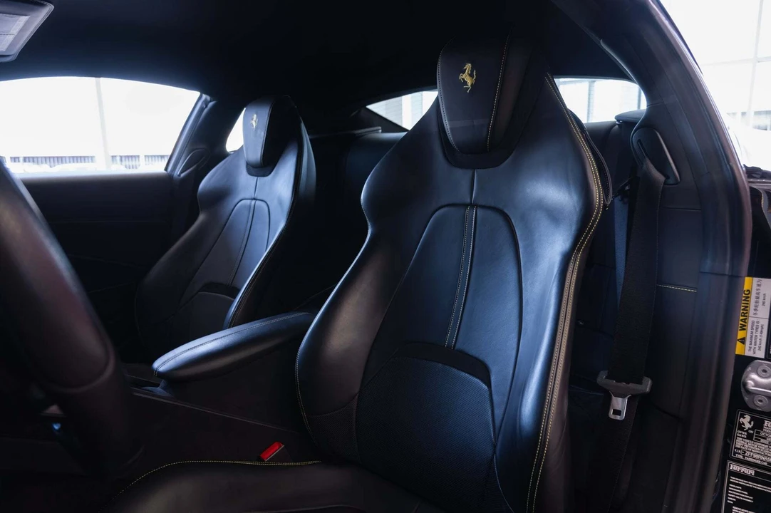 2021 Ferrari Roma - Image 23 of 31