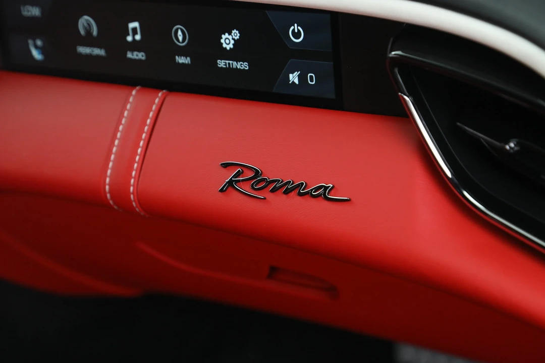2021 Ferrari Roma - Image 21 of 31