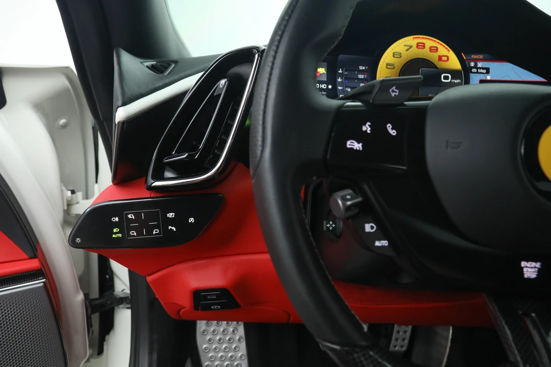 2021 Ferrari Roma - Image 28 of 31