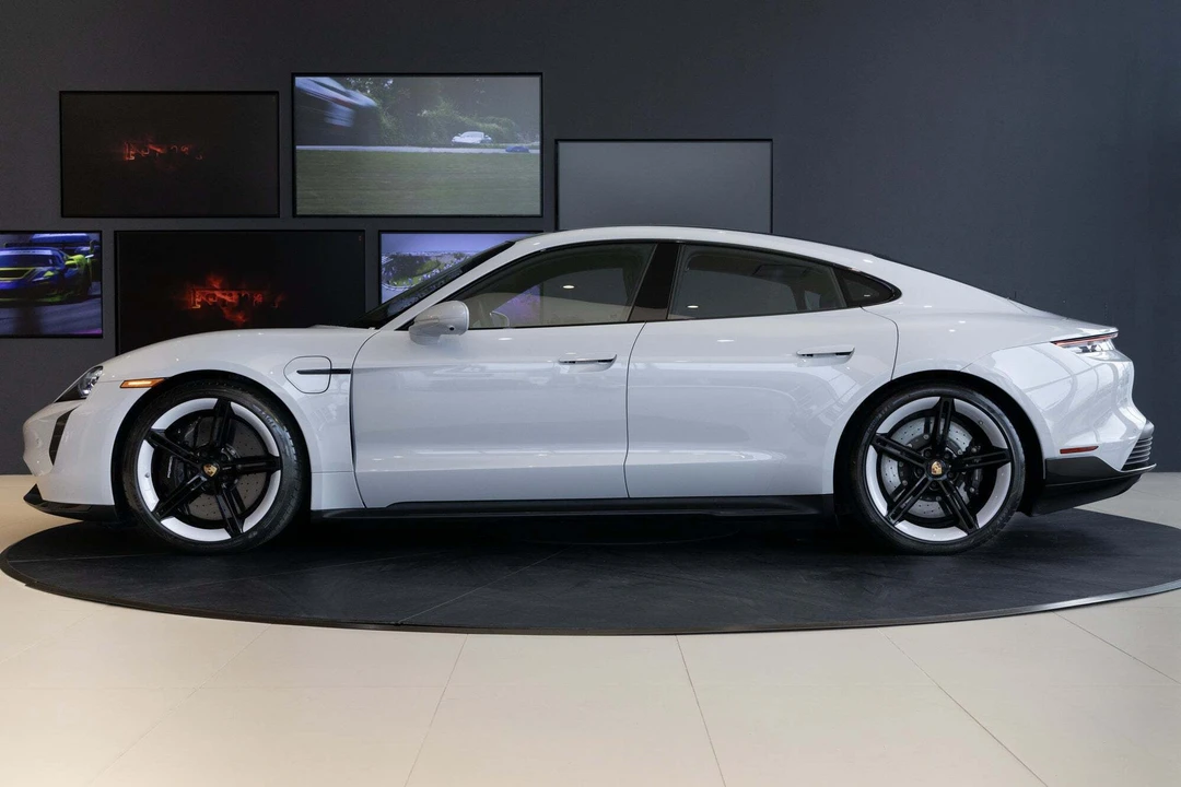 2021 Porsche Taycan Turbo S - Image 2 of 31
