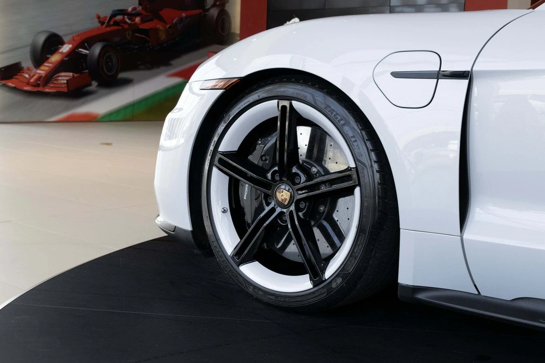 2021 Porsche Taycan Turbo S - Image 4 of 31