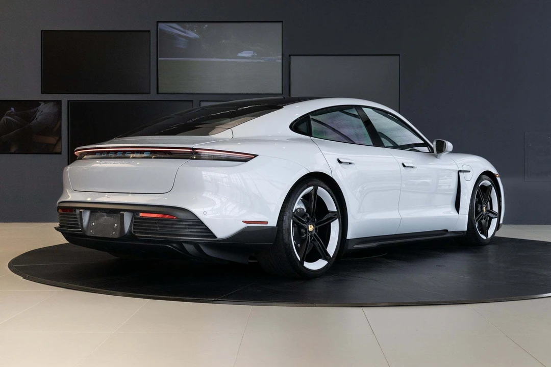 2021 Porsche Taycan Turbo S - Image 7 of 31