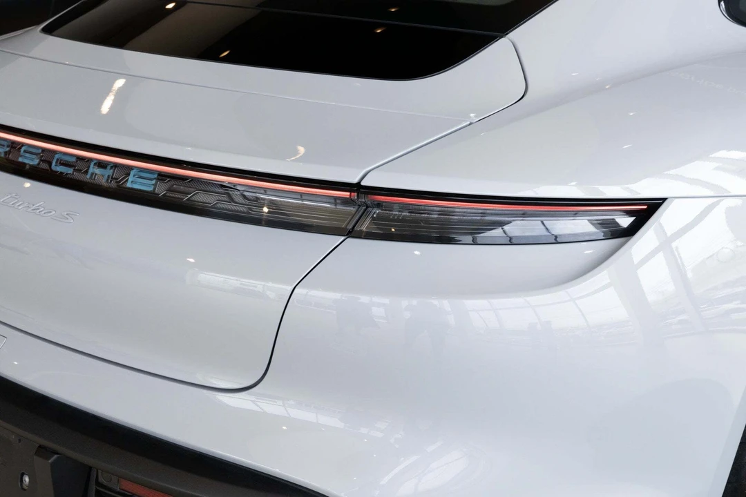 2021 Porsche Taycan Turbo S - Image 9 of 31