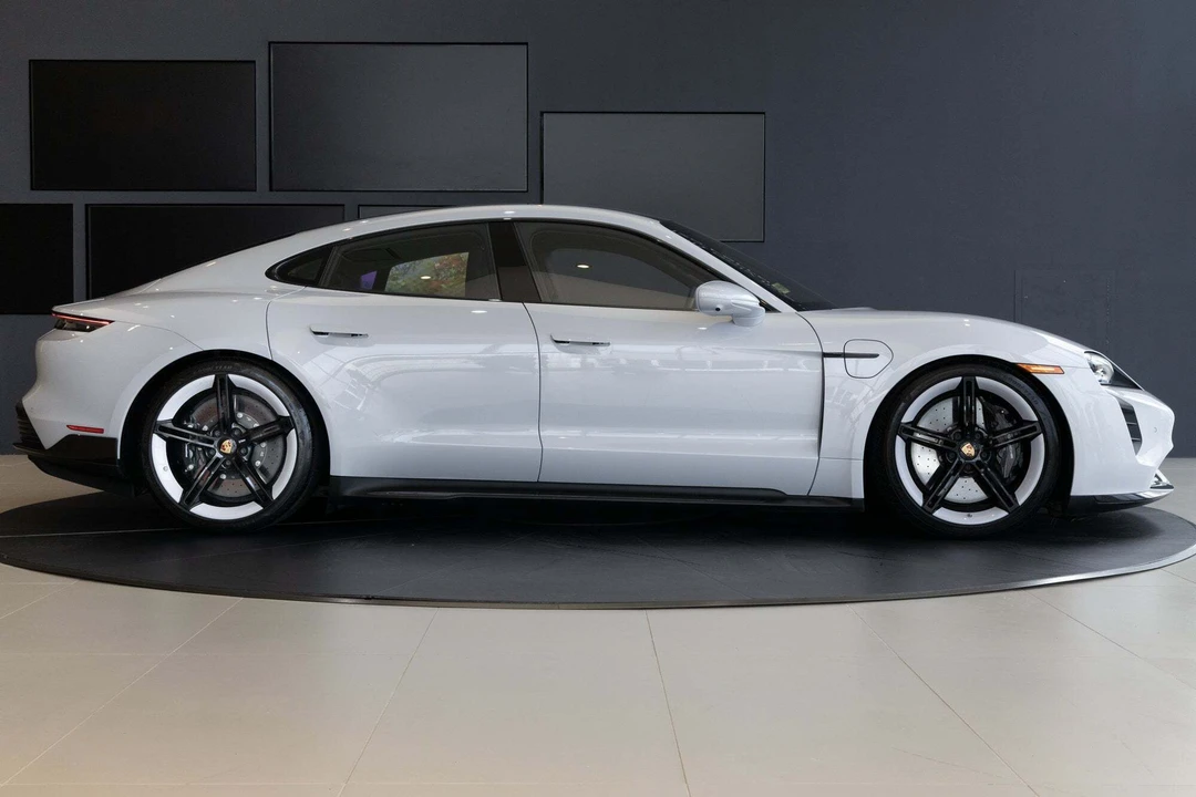 2021 Porsche Taycan Turbo S - Image 10 of 31