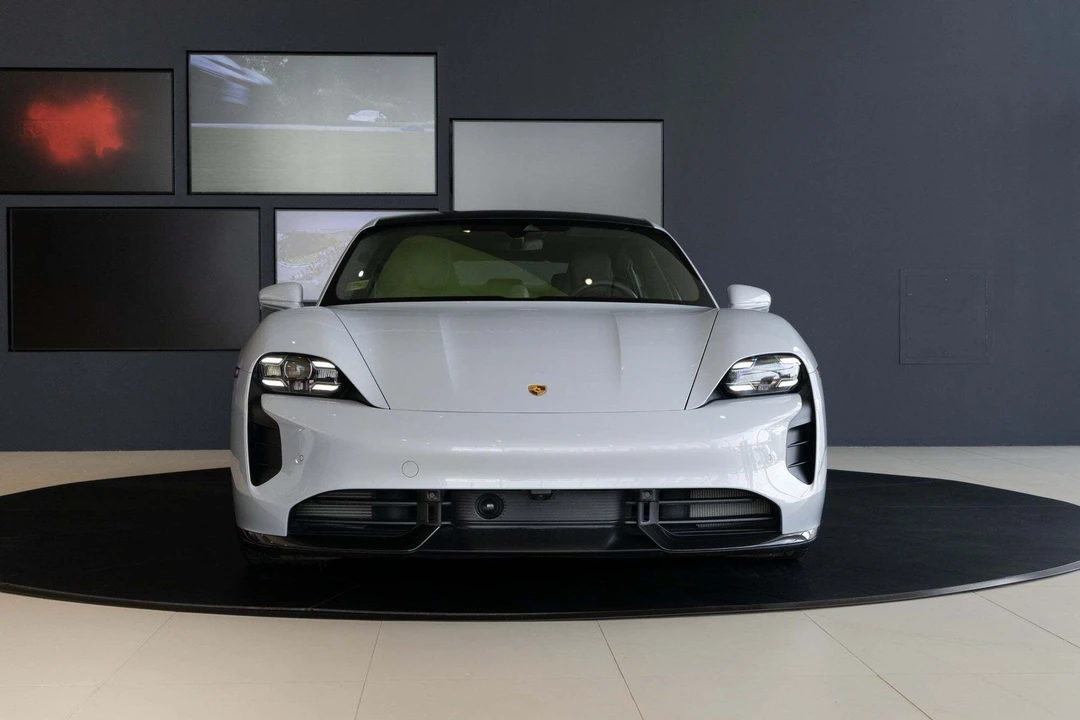 2021 Porsche Taycan Turbo S - Image 12 of 31