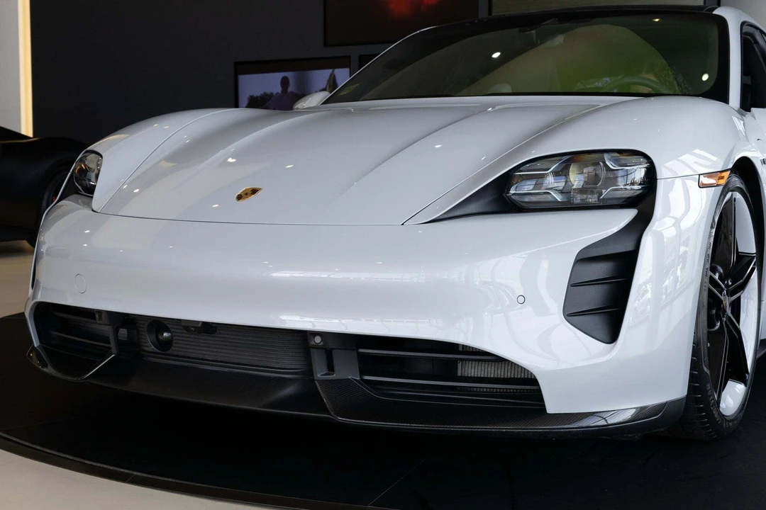 2021 Porsche Taycan Turbo S - Image 13 of 31