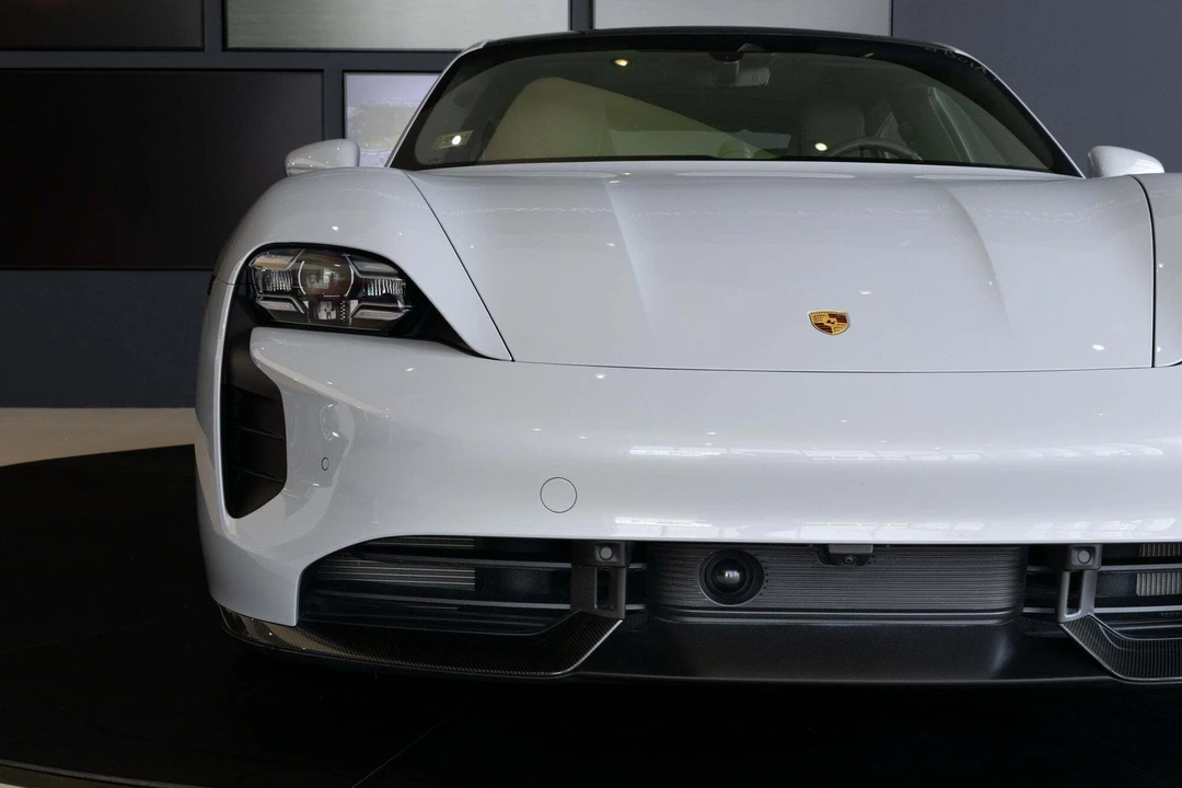 2021 Porsche Taycan Turbo S - Image 15 of 31
