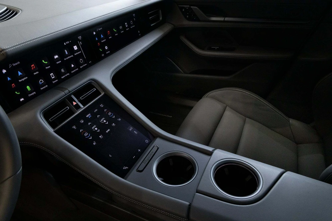 2021 Porsche Taycan Turbo S - Image 27 of 31
