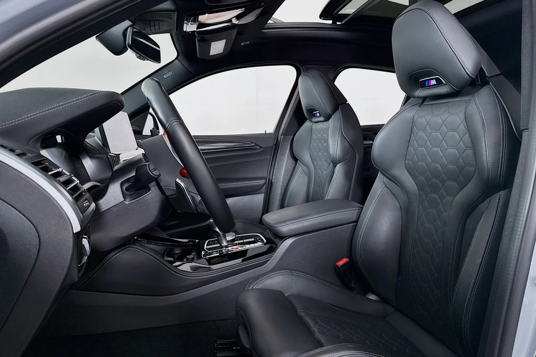 2022 BMW X4 M - Image 16 of 31